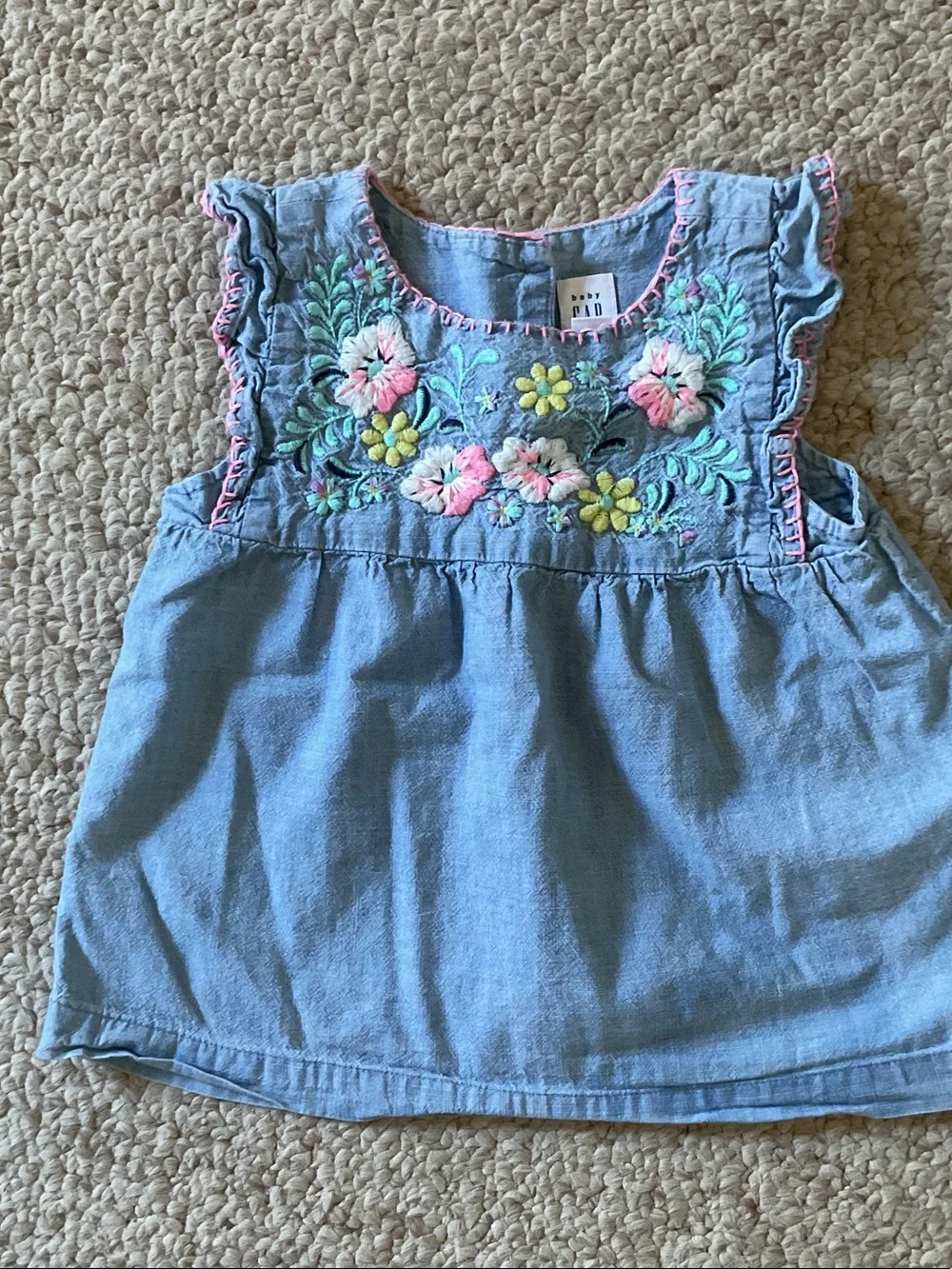 GAP Floral Embroidered Tank Top